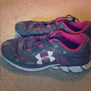 UA size 11 tennis shoes